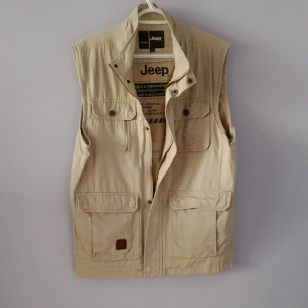 Jeep Men's Khaki Adventure Vest